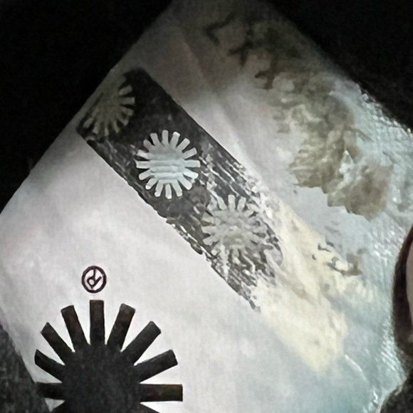 UGG Fluff Yeah Black & White Sandals/Slippers Size 9 - Picture 10 of 11